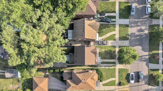 18961 Pennington Drive, Detroit, MI 48221