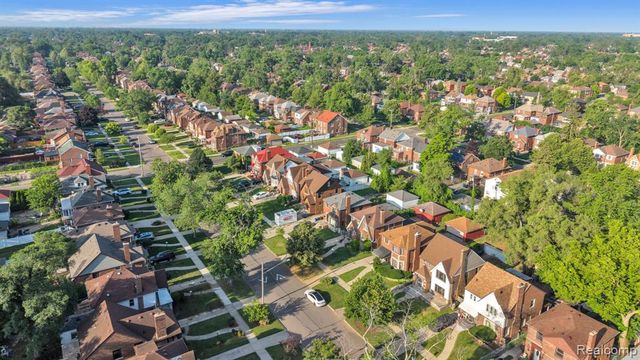 18961 Pennington Drive, Detroit, MI 48221