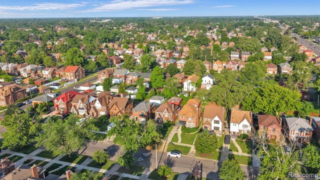 18961 Pennington Drive, Detroit, MI 48221