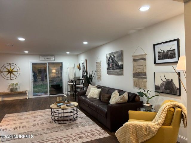 10 Whitman Street, Brick, NJ 08724