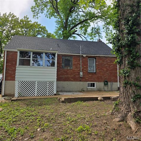 216 S Hartnett Avenue, Ferguson, MO 63135