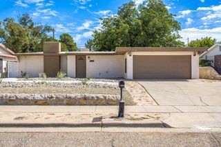 1935 Thomas Drive, Las Cruces, NM 88001