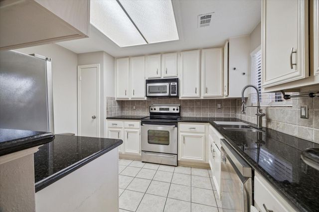 1911 Bering Drive 3, Houston, TX 77057