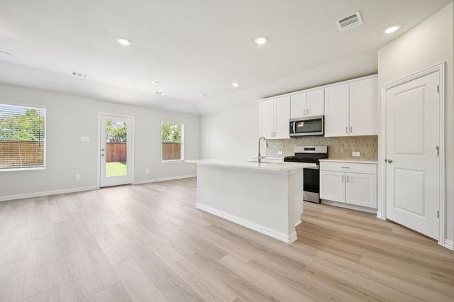 4009 Joe Pool Drive, Farmersville, TX 75442