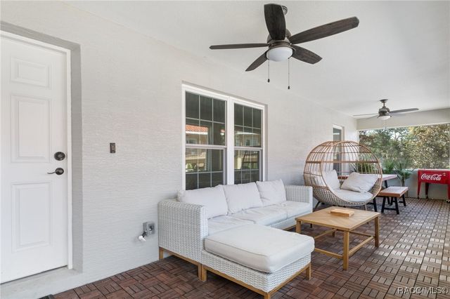 4865 S Tromp Loop, Homosassa, FL 34448