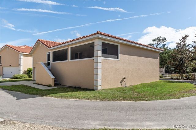 4865 S Tromp Loop, Homosassa, FL 34448
