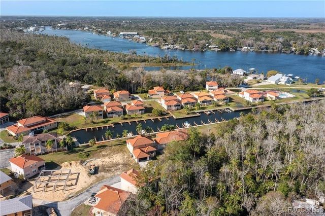 4865 S Tromp Loop, Homosassa, FL 34448