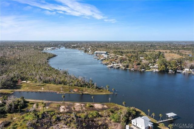 4865 S Tromp Loop, Homosassa, FL 34448