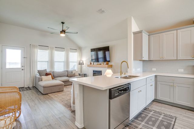 800 Amberwood Court, Fort Worth, TX 76052