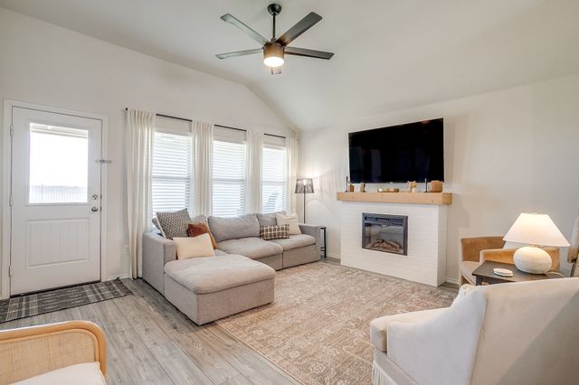 800 Amberwood Court, Fort Worth, TX 76052