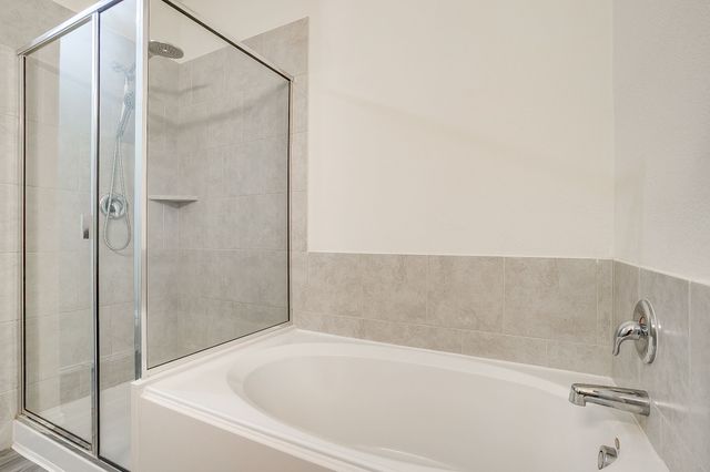 800 Amberwood Court, Fort Worth, TX 76052