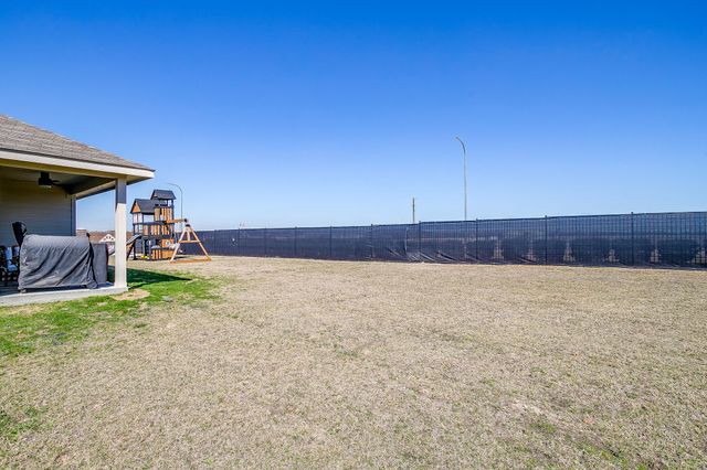 800 Amberwood Court, Fort Worth, TX 76052