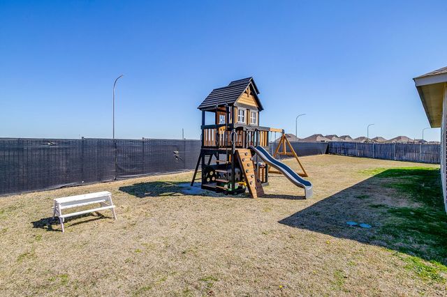 800 Amberwood Court, Fort Worth, TX 76052