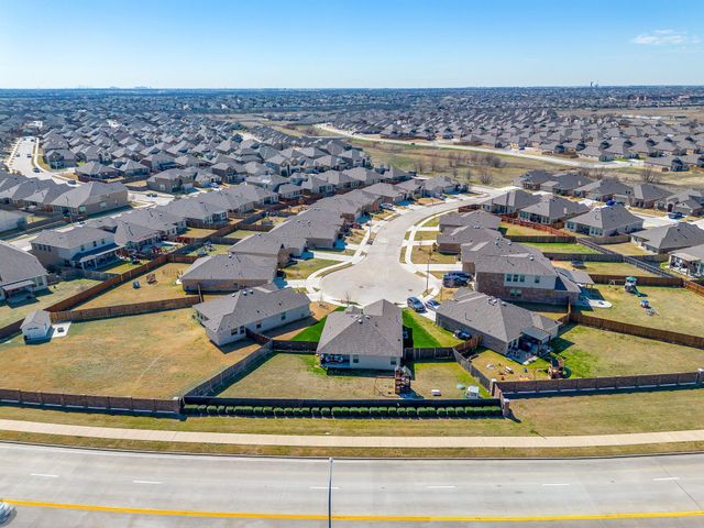 800 Amberwood Court, Fort Worth, TX 76052