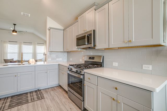 800 Amberwood Court, Fort Worth, TX 76052