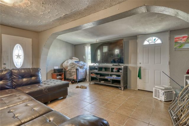 1727 Mustang Loop, Madisonville, TX 77864