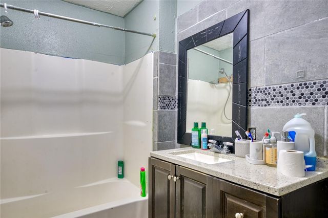 1727 Mustang Loop, Madisonville, TX 77864