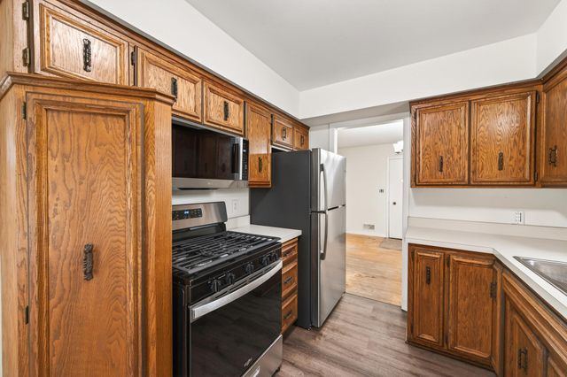 525 79th Avenue NE, Spring Lake Park, MN 55432
