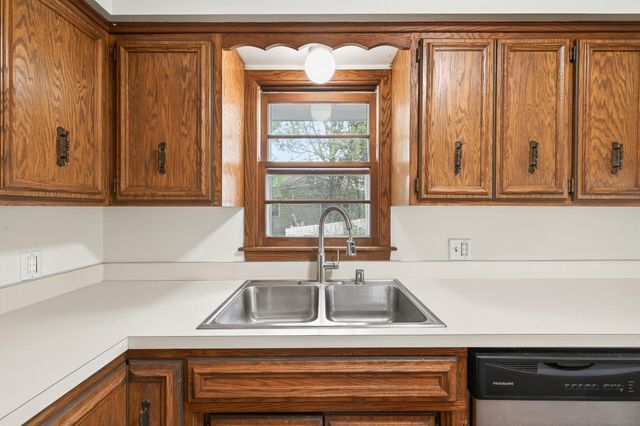 525 79th Avenue NE, Spring Lake Park, MN 55432