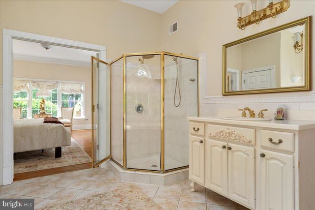 450 GREEN SPRING RD, Winchester, VA 22603