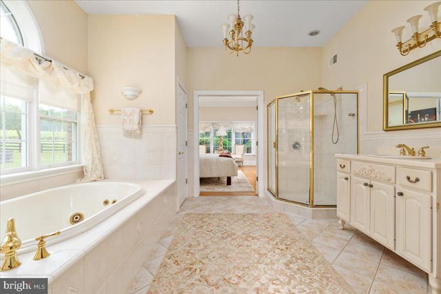450 GREEN SPRING RD, Winchester, VA 22603