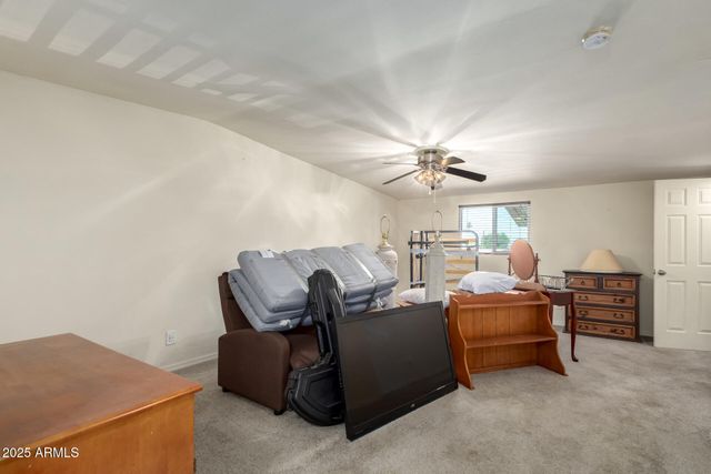 8201 W WHITTON Avenue, Phoenix, AZ 85033