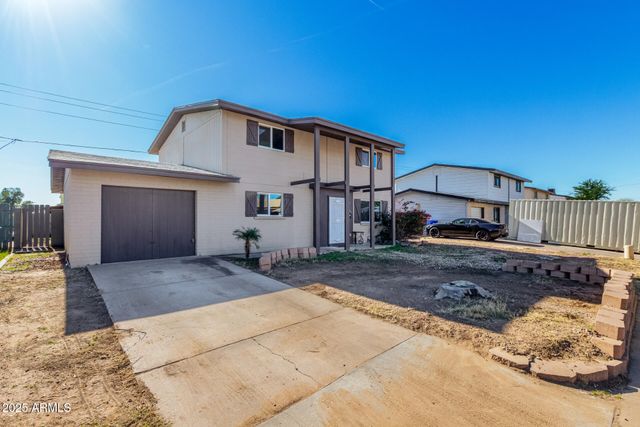 8201 W WHITTON Avenue, Phoenix, AZ 85033