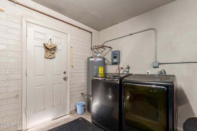 8201 W WHITTON Avenue, Phoenix, AZ 85033