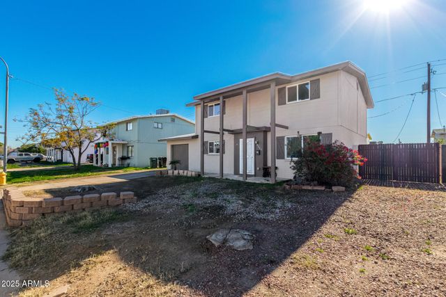 8201 W WHITTON Avenue, Phoenix, AZ 85033