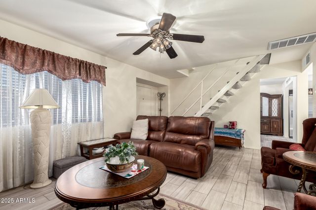 8201 W WHITTON Avenue, Phoenix, AZ 85033