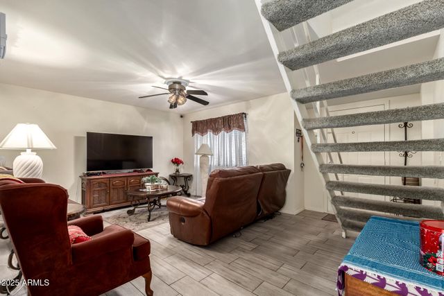 8201 W WHITTON Avenue, Phoenix, AZ 85033