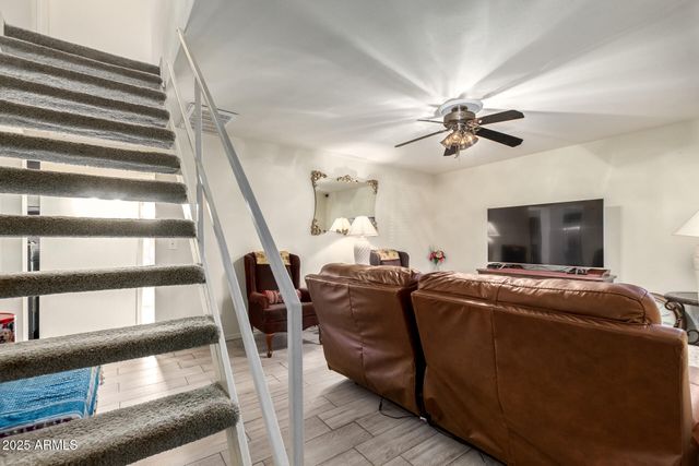 8201 W WHITTON Avenue, Phoenix, AZ 85033