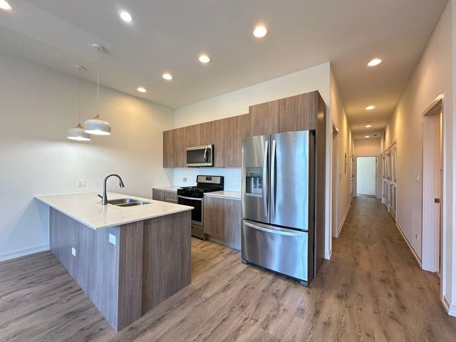 4111 N NARRAGANSETT Avenue 304, Chicago, IL 60634