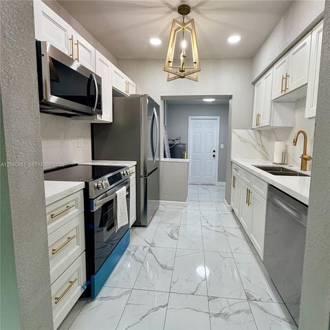 1246 Fisherman St, Opa-locka, FL 33054