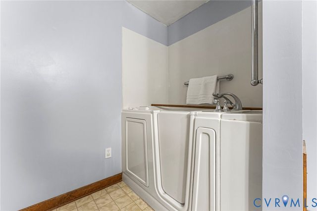 8307 Briarthorn Ct, Mechanicsville, VA 23116