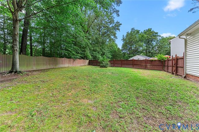 8307 Briarthorn Ct, Mechanicsville, VA 23116