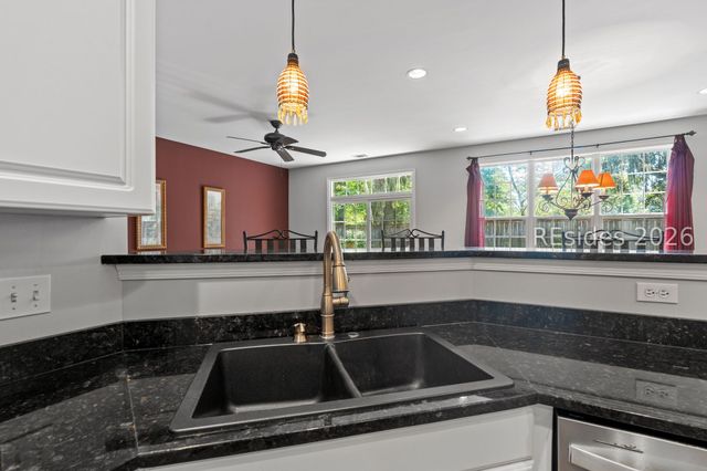 12 Gold Oak Dr, Hilton Head Island, SC 29926