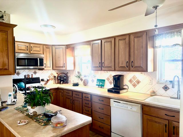 7233 Flamingo Street, Algonac, MI 48001