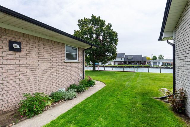 7233 Flamingo Street, Algonac, MI 48001