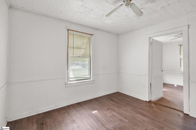 215 Truman Street, Laurens, SC 29360