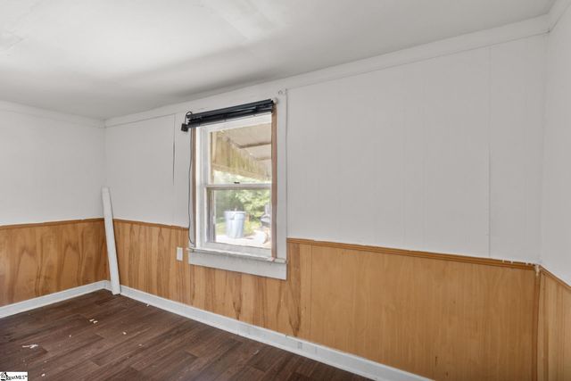 215 Truman Street, Laurens, SC 29360