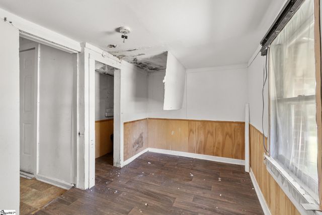 215 Truman Street, Laurens, SC 29360