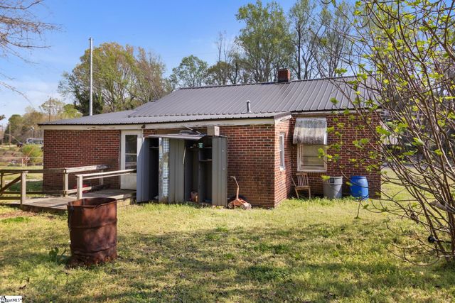 215 Truman Street, Laurens, SC 29360