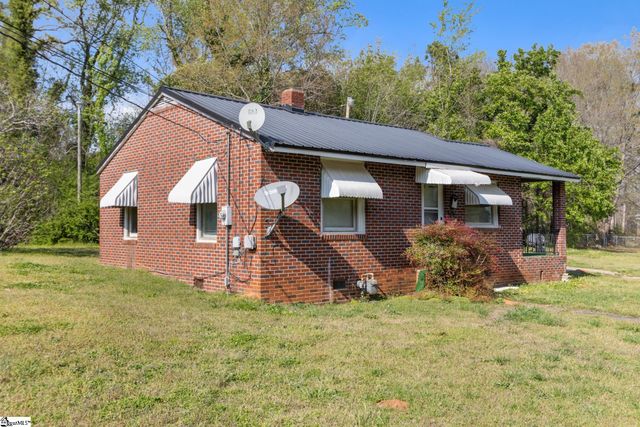 215 Truman Street, Laurens, SC 29360