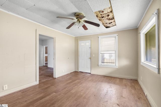 215 Truman Street, Laurens, SC 29360