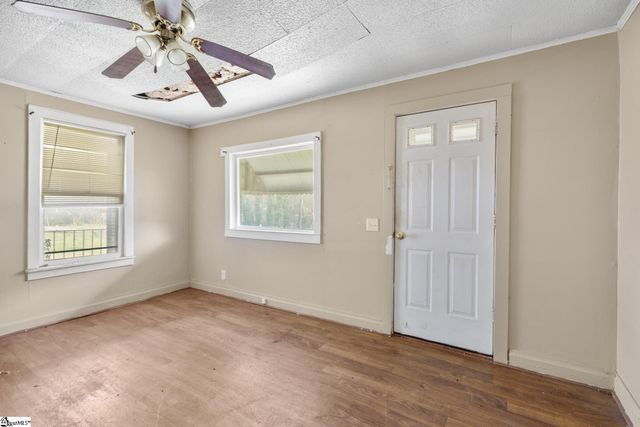 215 Truman Street, Laurens, SC 29360