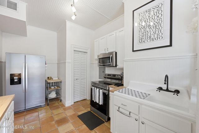 1786 CHALLEN Avenue 2, Jacksonville, FL 32205