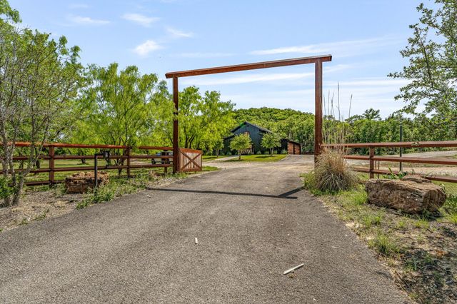 886 Mitchell Hill Road, Gordon, TX 76453