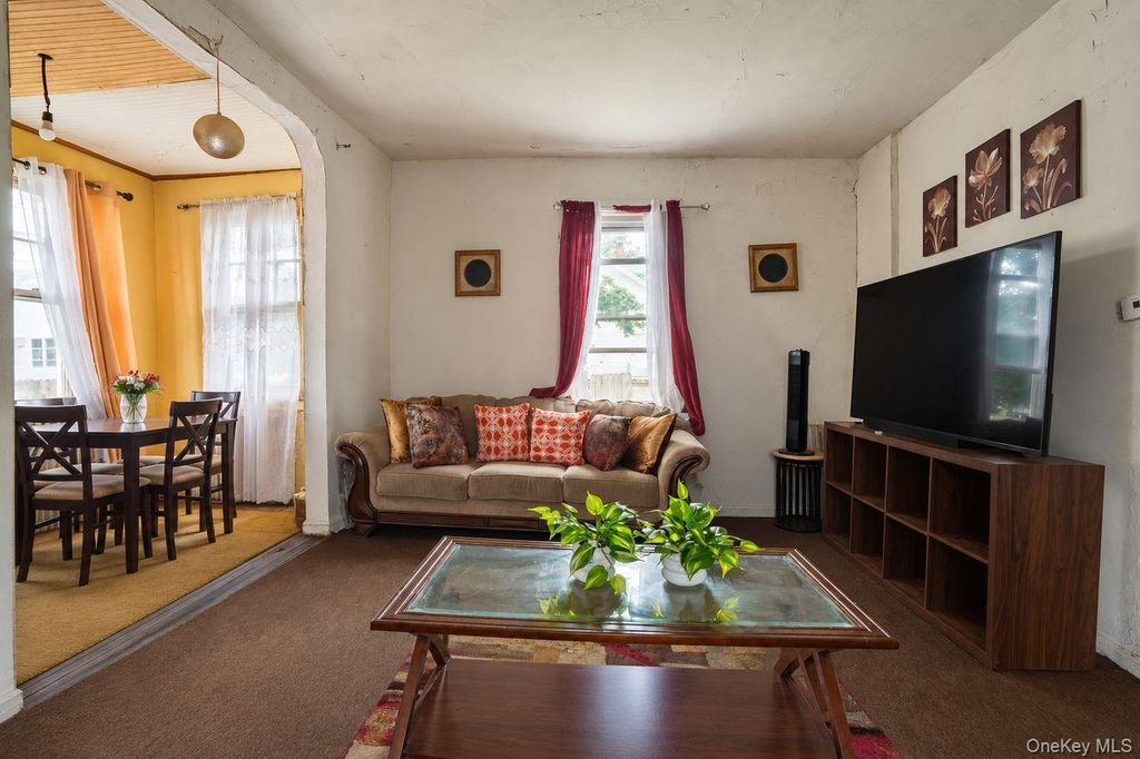 13734 167th Street, Jamaica, NY 11434 — photo 4