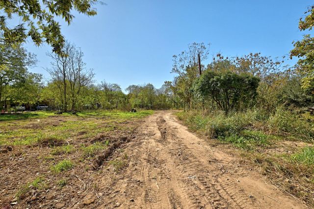 2004 Whirlaway DR, Del Valle, TX 78617